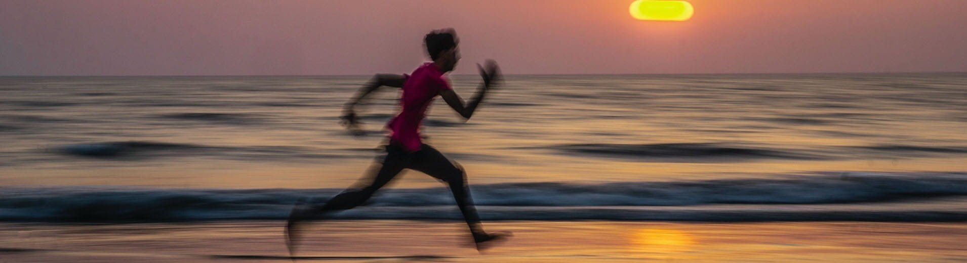 Man_Running_on beach_S_1033