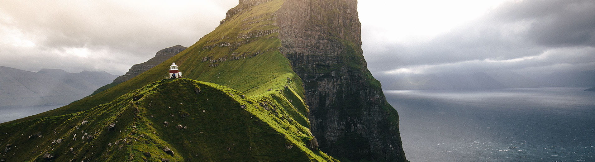 Mountain_At_Faroe_Island_S_2297