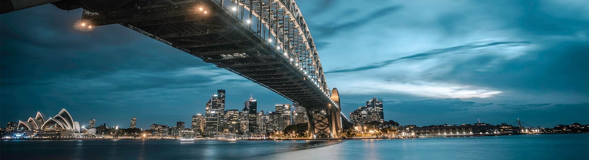 Sydney_Harbour_bridge_S_2590