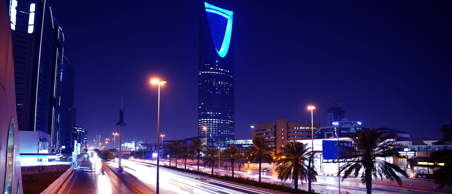 Riyadh_at_night_L_2680